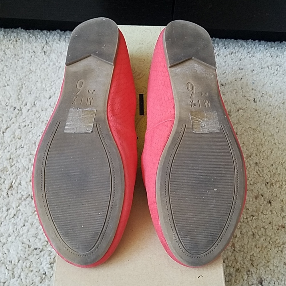 🎉HP🎉 Mix No 6 Coral textured ballet flats 7 - Picture 2 of 8